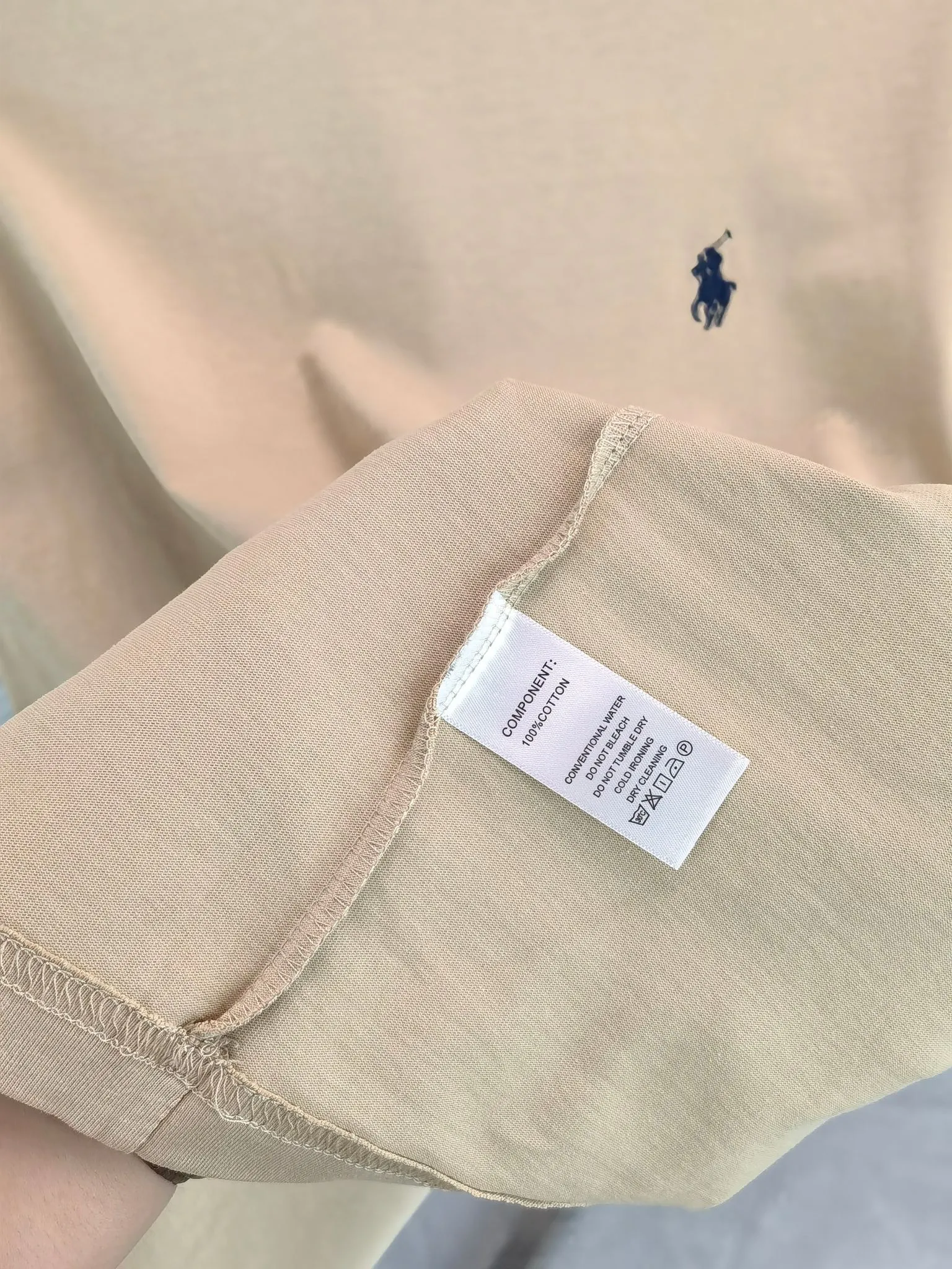 P180 🔥 Ralph Lauren Polo (available all year round) short-sleeved T-shirt 280g Couple style, same style for men and women. Made of imported custom-dyed fabric, fashionable yet luxurious. The quality is unquestionable. The upper body effect is great💂🏿 The single product is very unique. Color: Picture color Size: M ~ 2xL